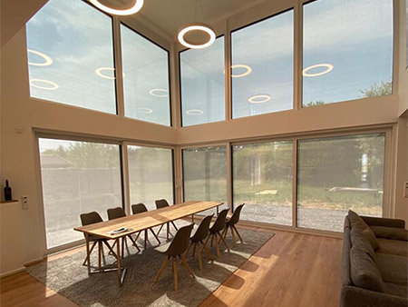 Sonnenschutz fürs Fenster: Blinos textiles Außenrolle - Tischlerei